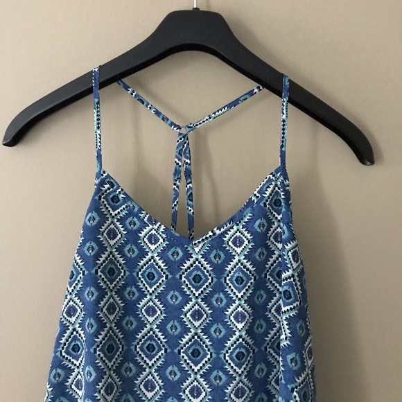 Hollister Summer Top With Adjustable Straps ⭐️ - Picture 4 of 6